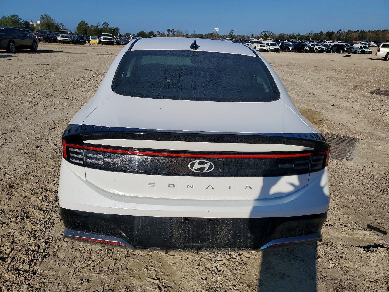2025 HYUNDAI SONATA SEL photo 11