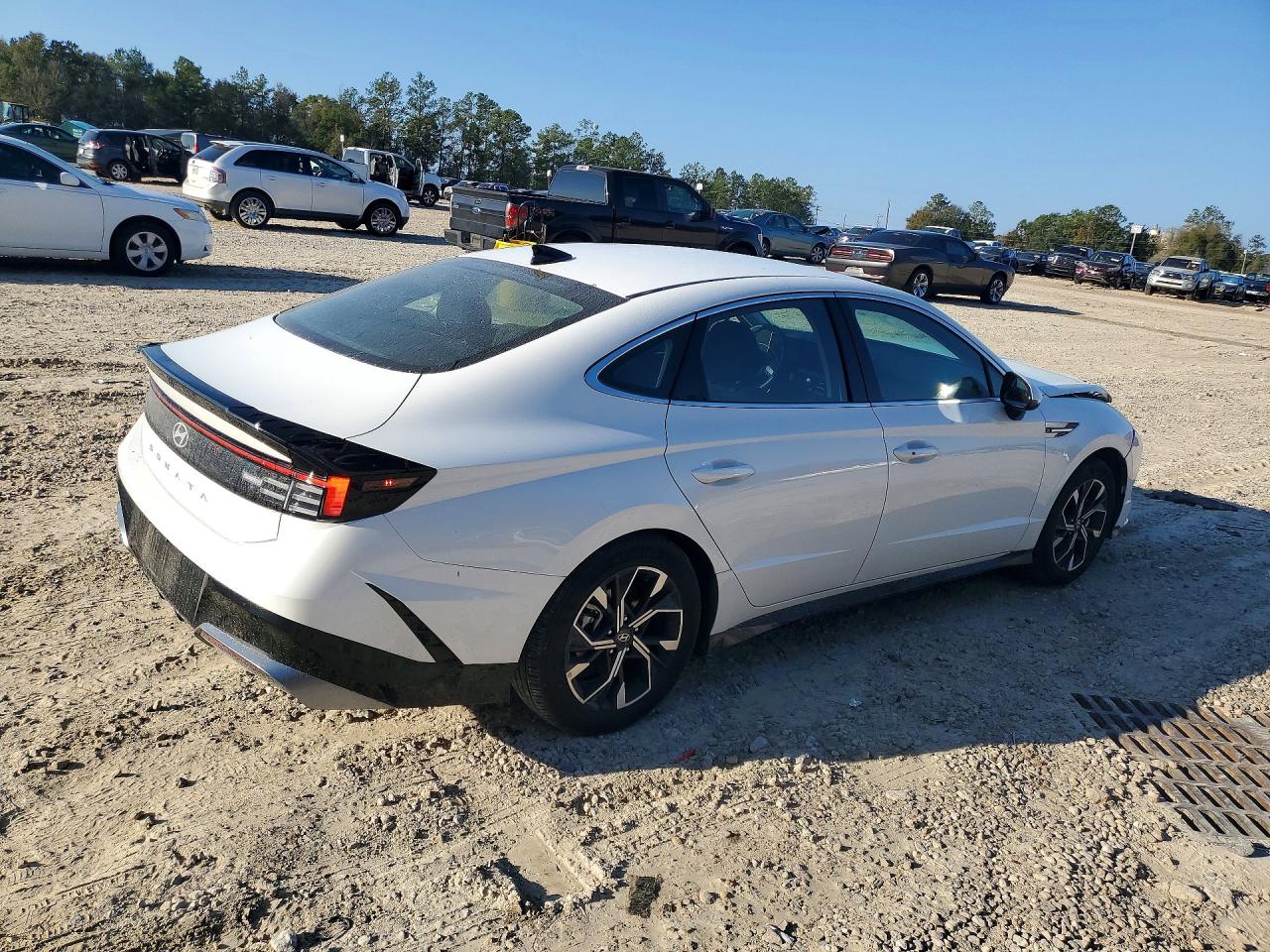 2025 HYUNDAI SONATA SEL photo 5