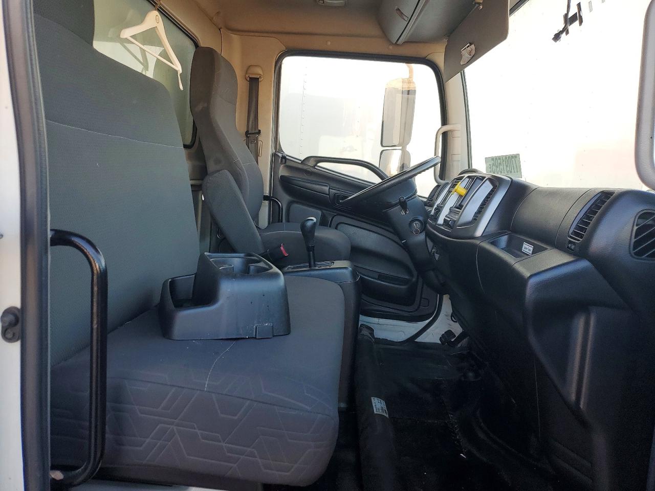 2017 HINO 258/268 BOX TRUCK photo 9