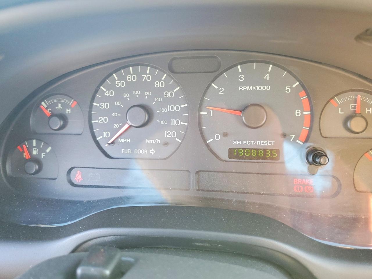 2004 FORD MUSTANG photo 9