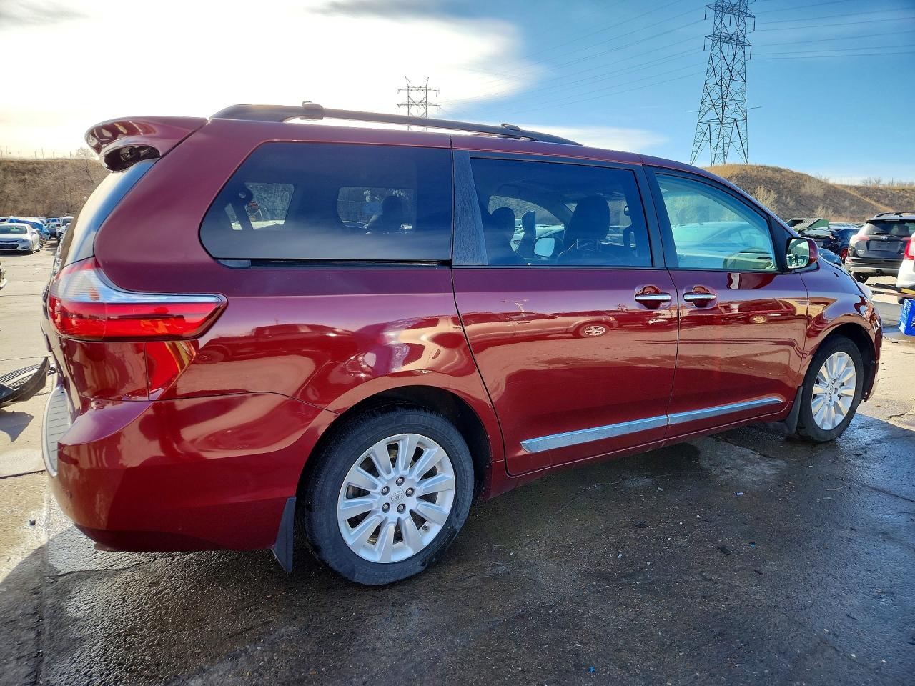 2015 TOYOTA SIENNA XLE 7-PASSENGER photo 5