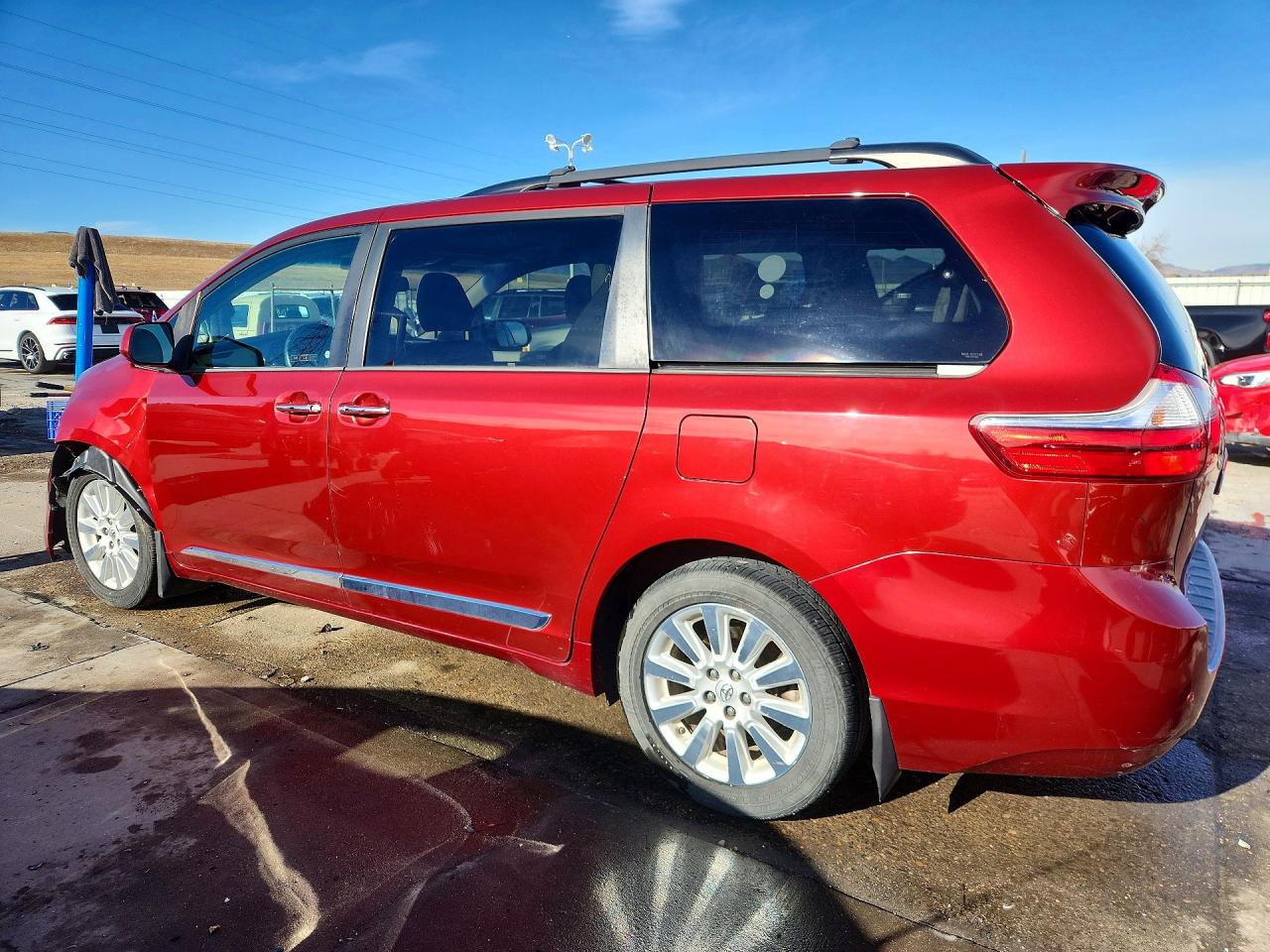 2015 TOYOTA SIENNA XLE 7-PASSENGER photo 3