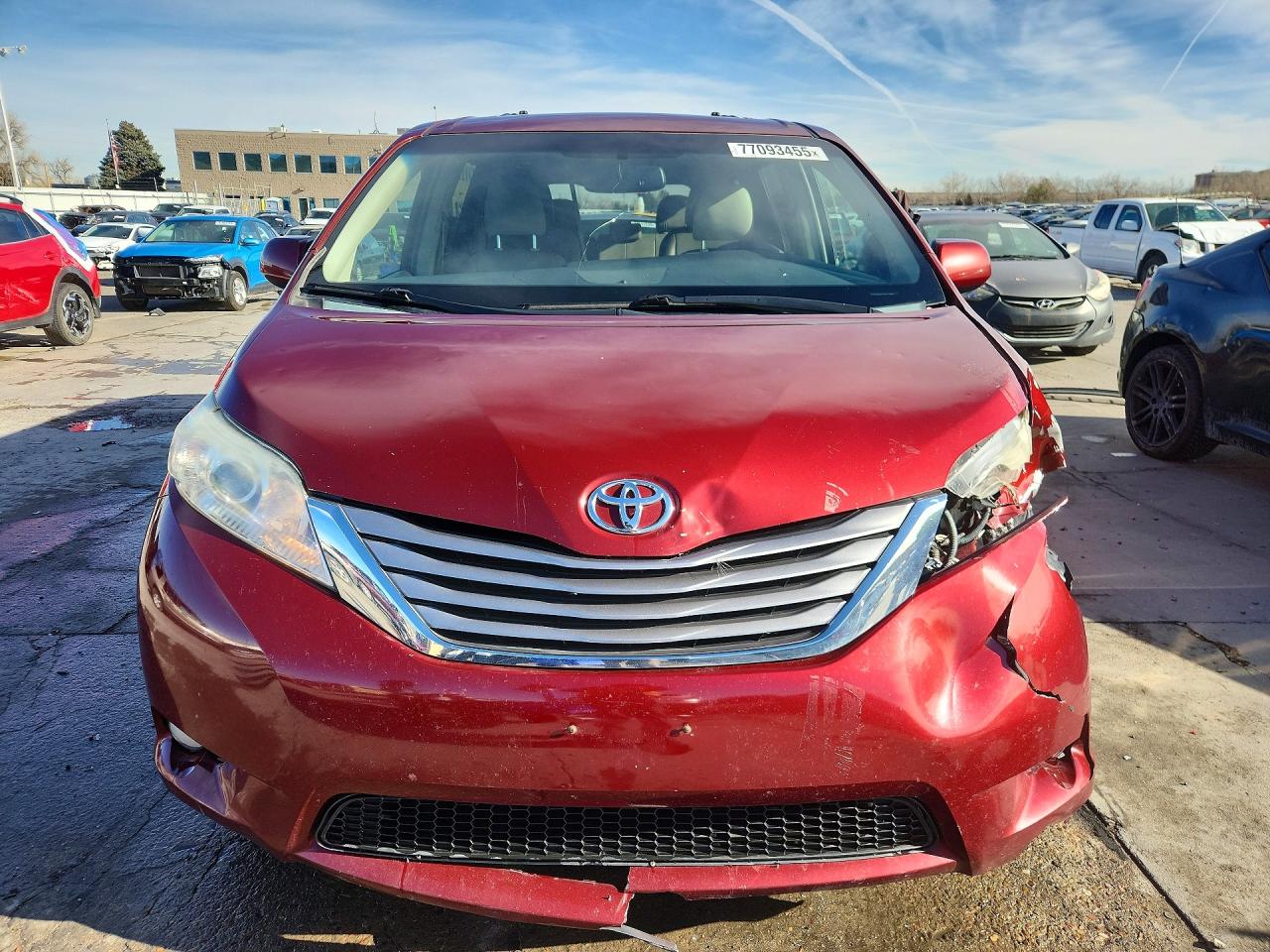 2015 TOYOTA SIENNA XLE 7-PASSENGER photo 9