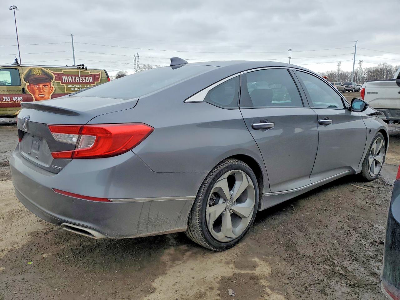 2018 HONDA ACCORD TOURING photo 3