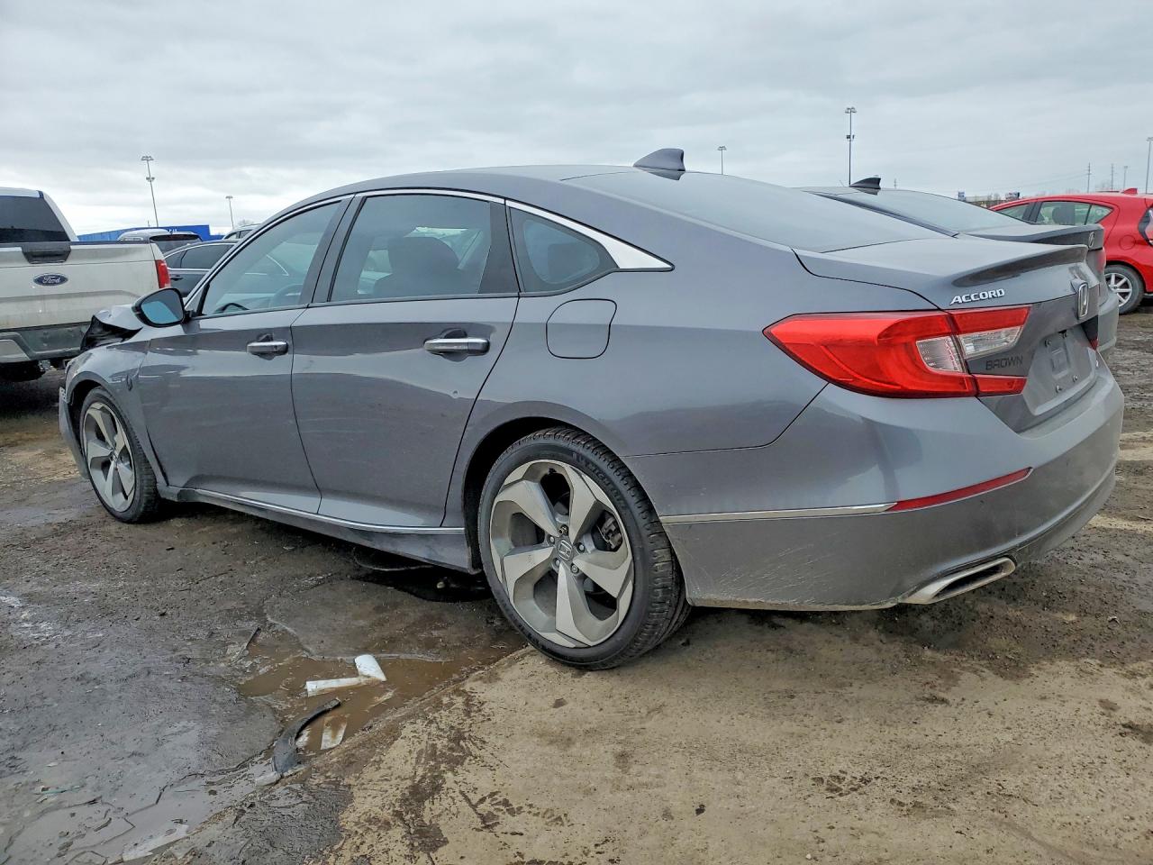 2018 HONDA ACCORD TOURING photo 2