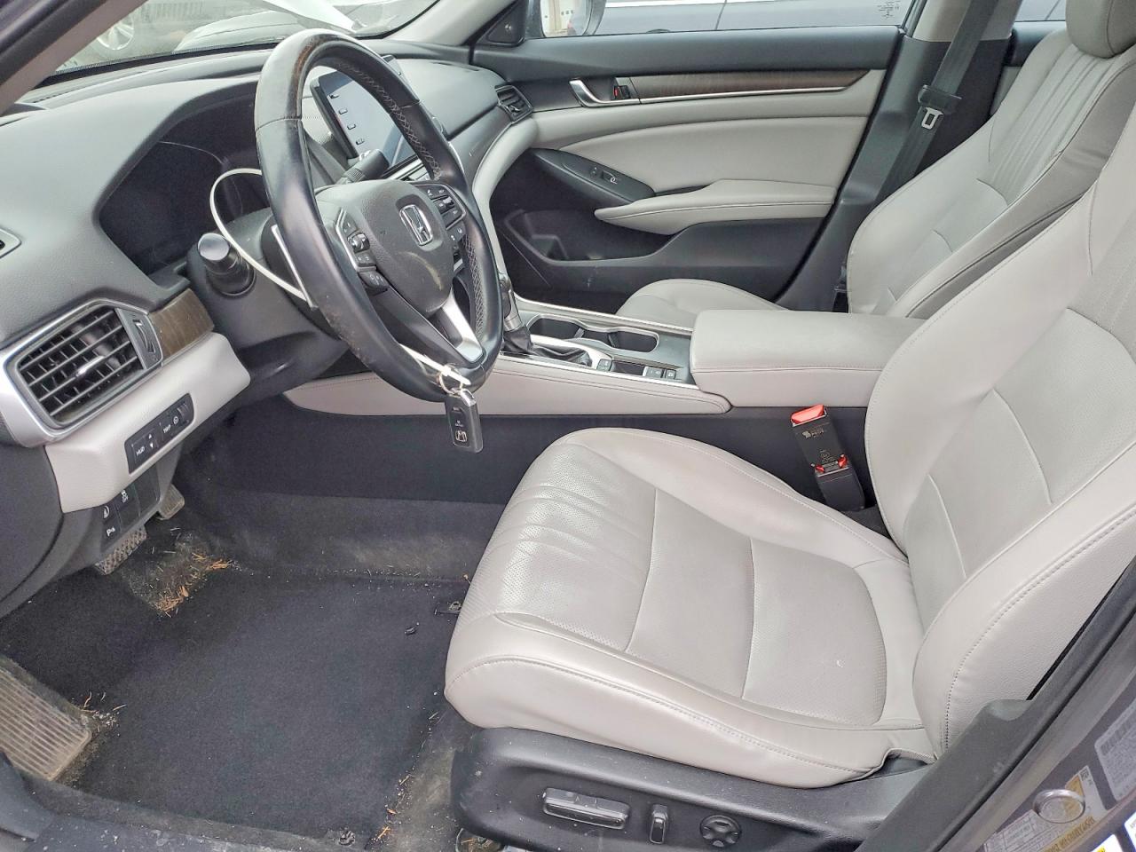 2018 HONDA ACCORD TOURING photo 7