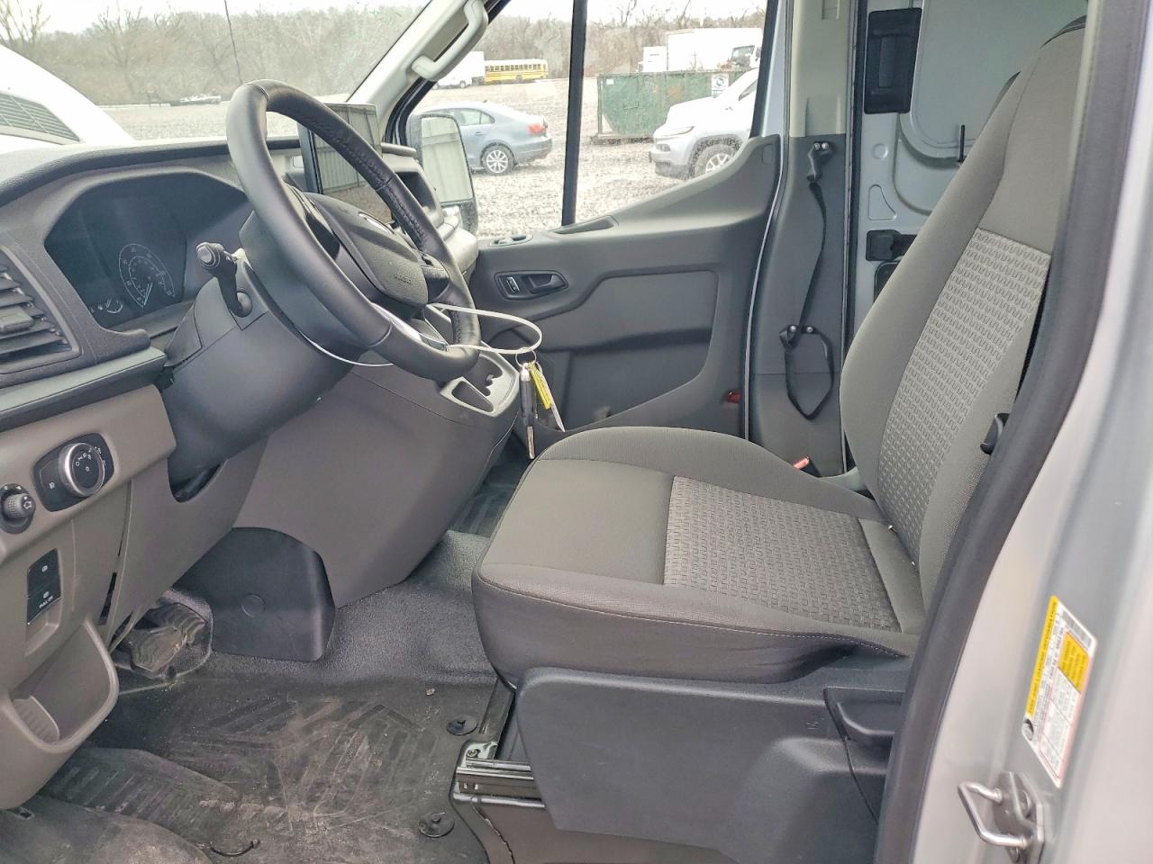 2025 FORD TRANSIT T-350 photo 13