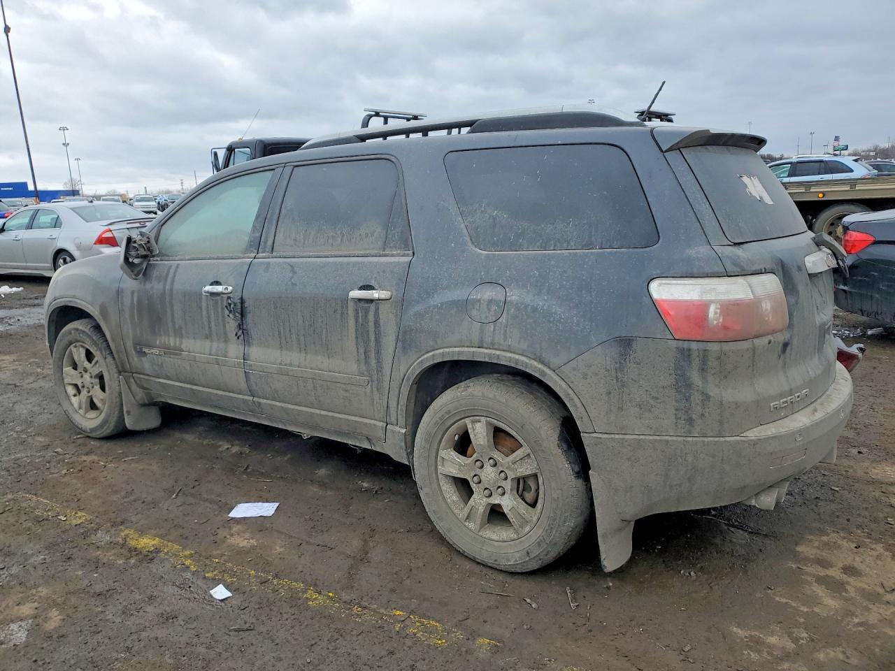 2007 GMC ACADIA SLE photo 2