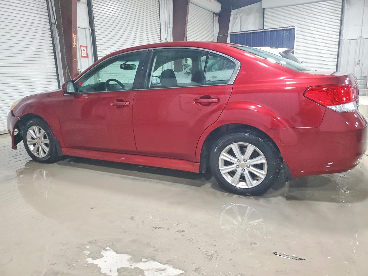 2011 SUBARU LEGACY photo 2