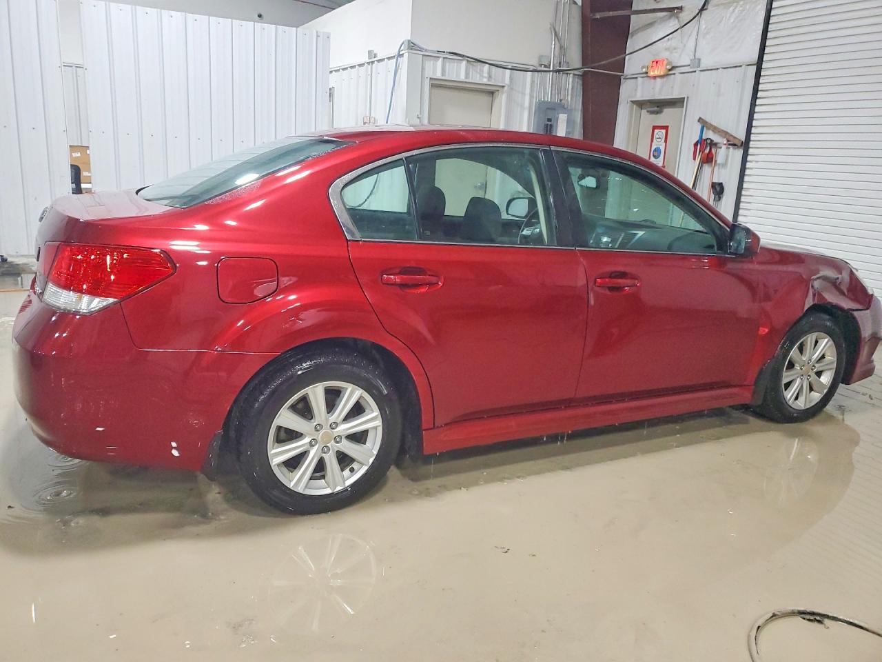 2011 SUBARU LEGACY photo 3