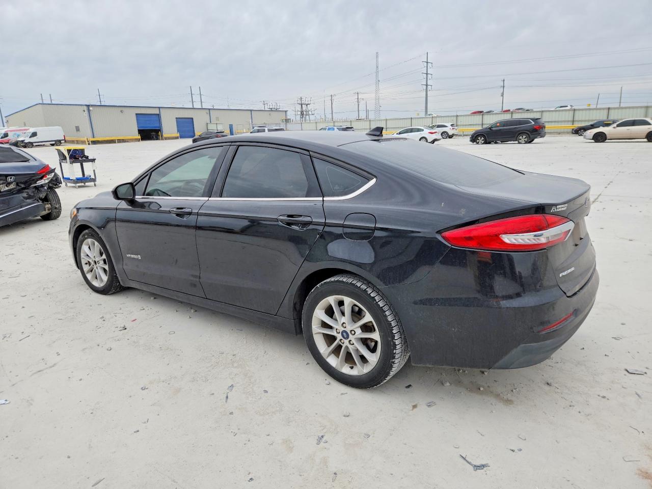 2019 FORD FUSION SE photo 2