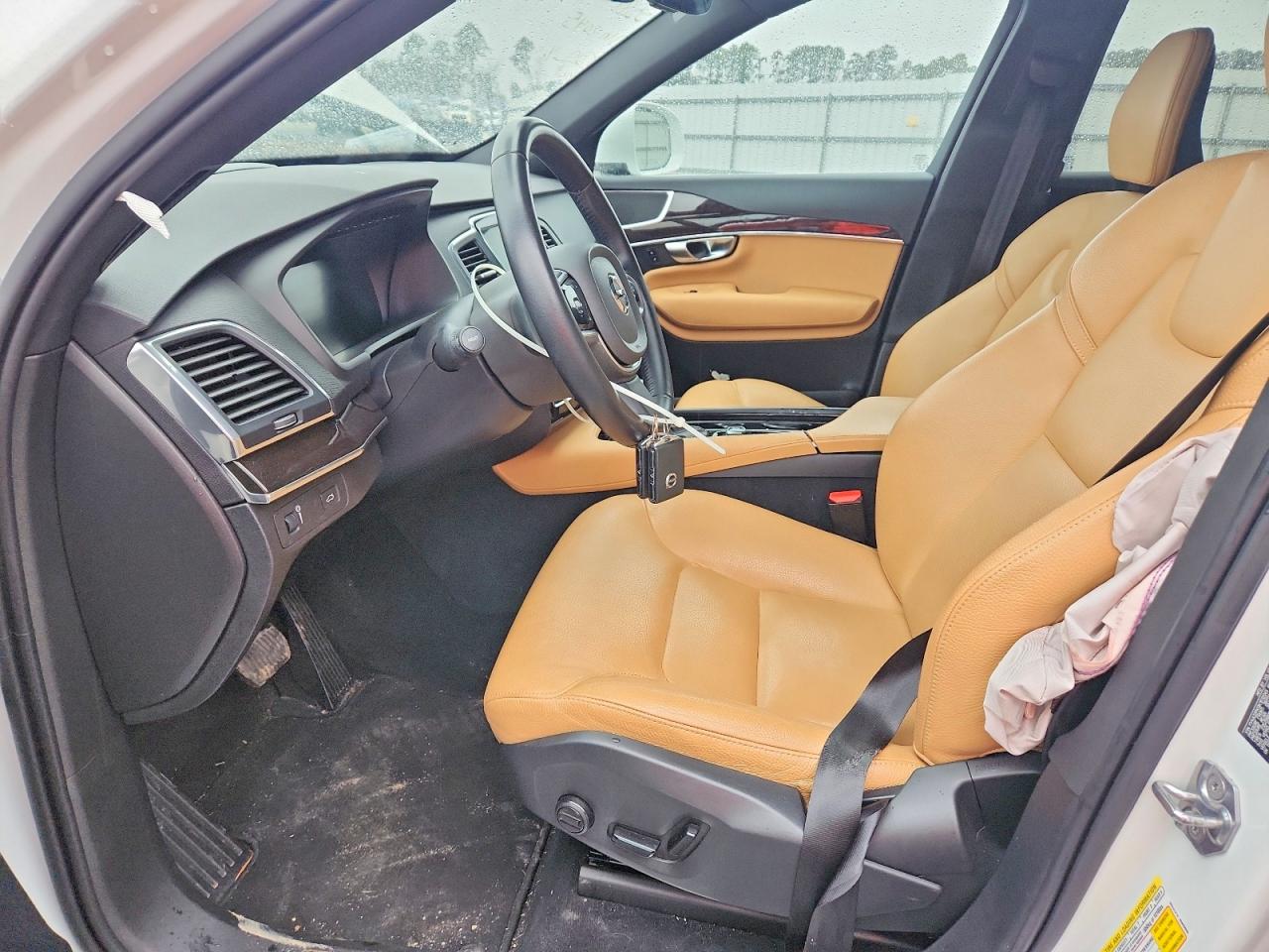 2019 VOLVO XC90 T6 MOMENTUM photo 13