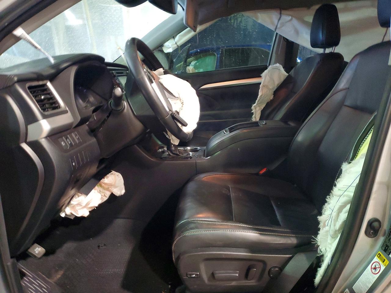 2018 TOYOTA HIGHLANDER XLE photo 19