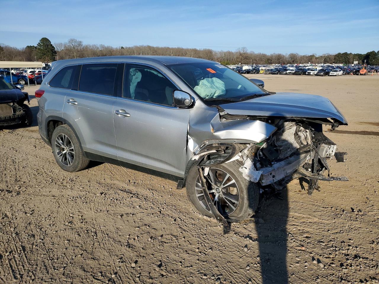 2019 TOYOTA HIGHLANDER LE photo 7