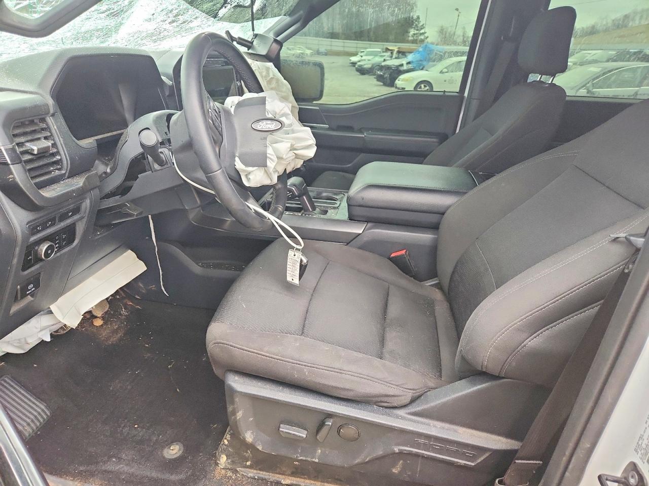 2024 FORD F150 XLT photo 13
