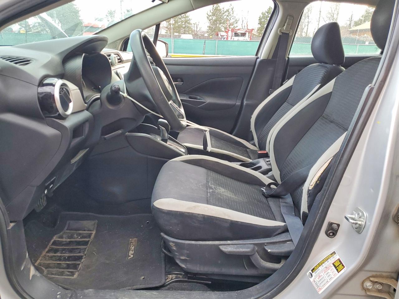 2021 NISSAN VERSA SV photo 13