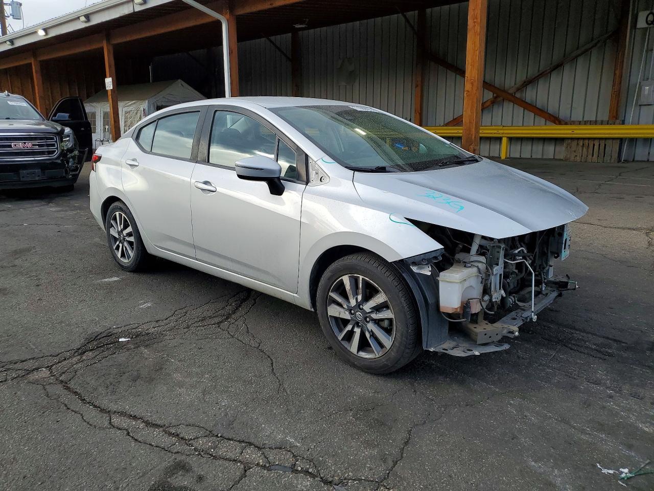 2021 NISSAN VERSA SV photo 7