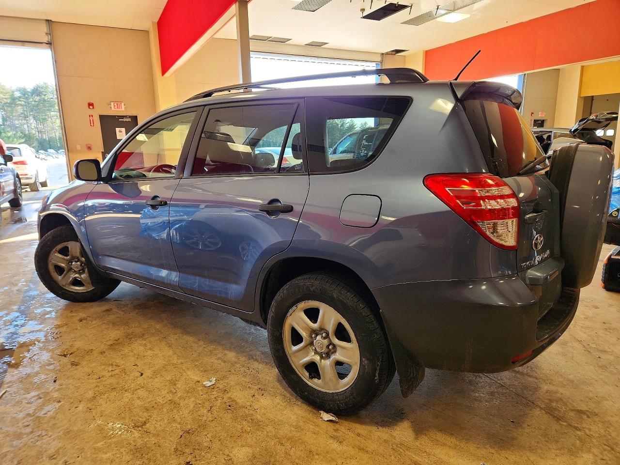2010 TOYOTA RAV4 photo 3