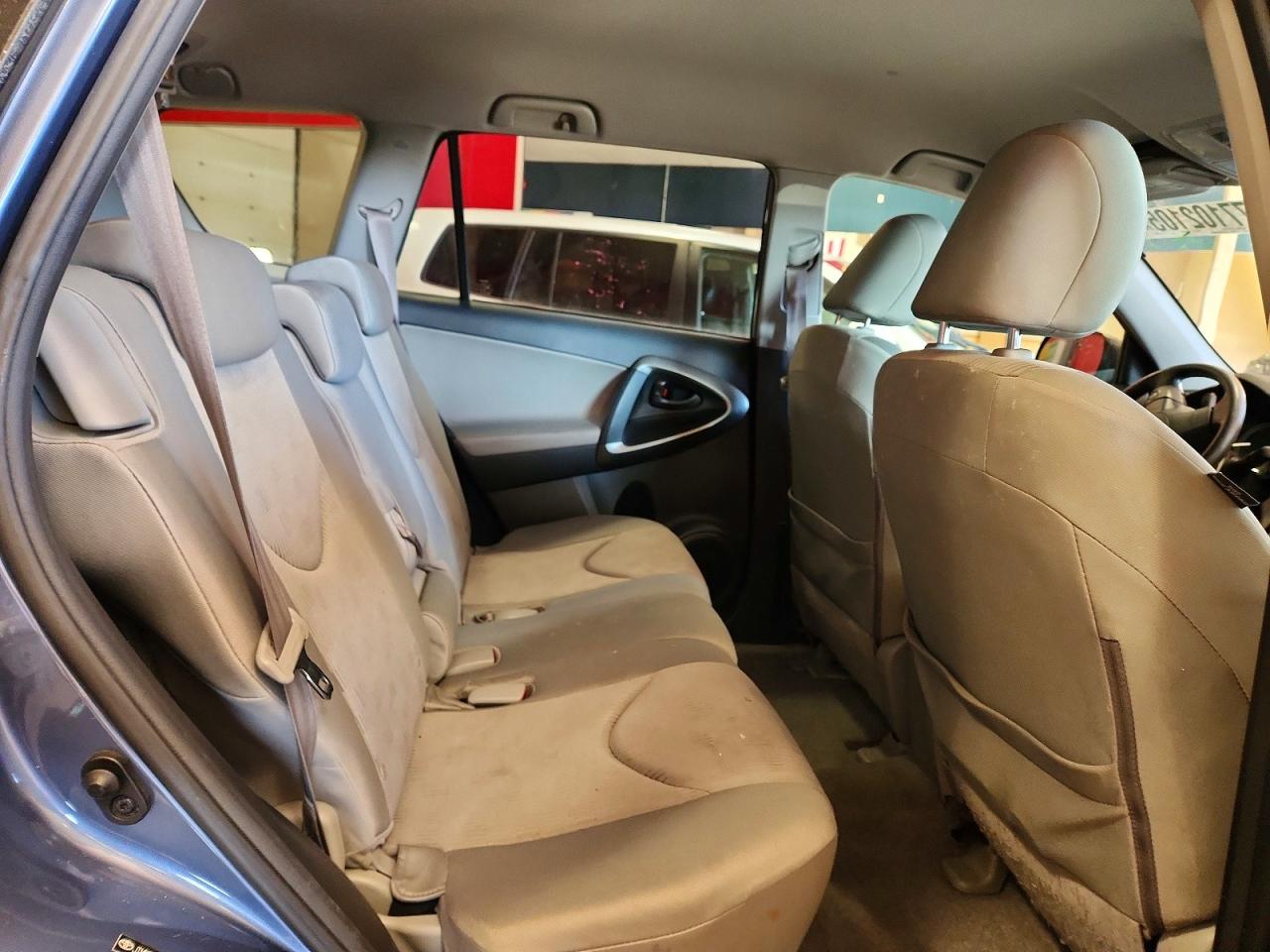 2010 TOYOTA RAV4 photo 19