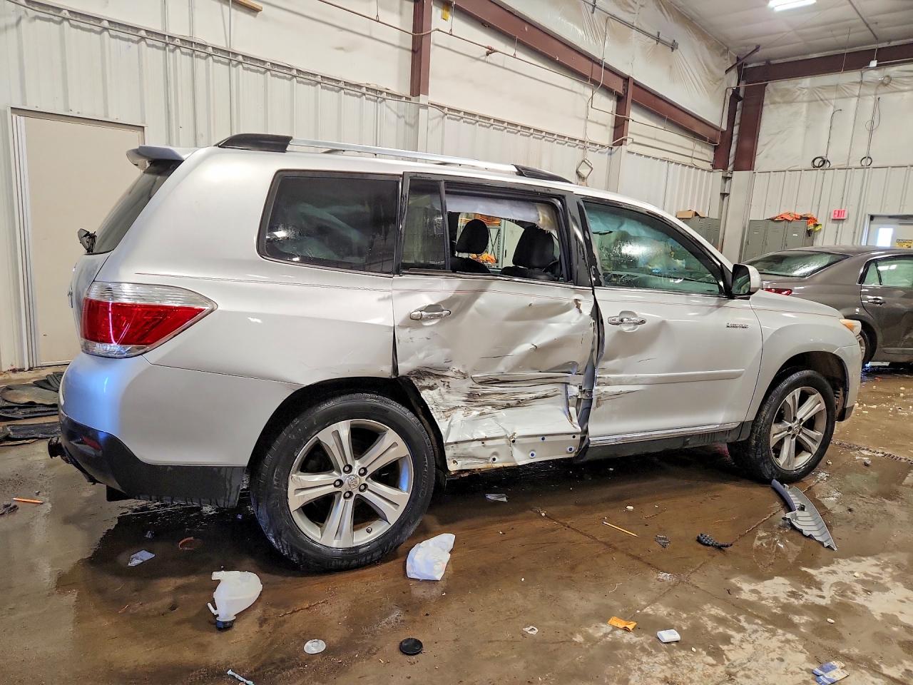 2011 TOYOTA HIGHLANDER LIMITED photo 5