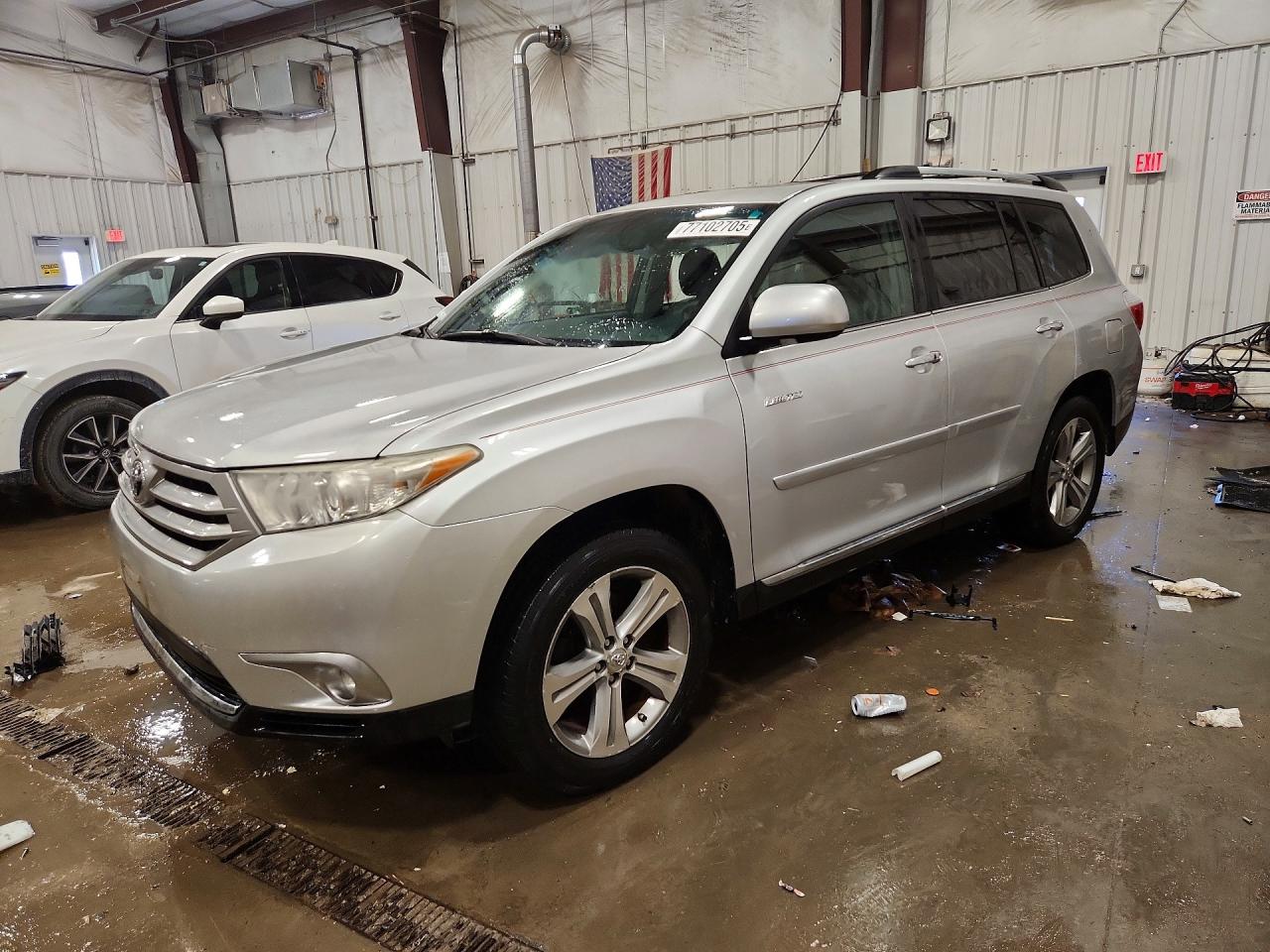 2011 TOYOTA HIGHLANDER