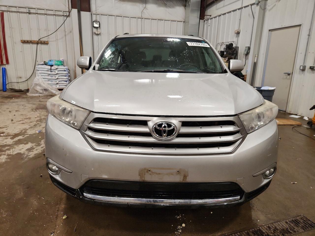 2011 TOYOTA HIGHLANDER LIMITED photo 9