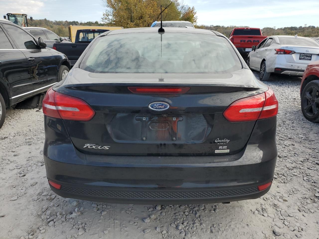 2018 FORD FOCUS SE photo 16