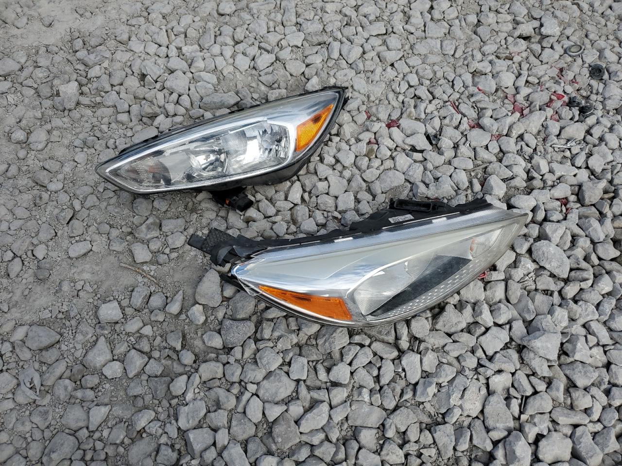2018 FORD FOCUS SE photo 34