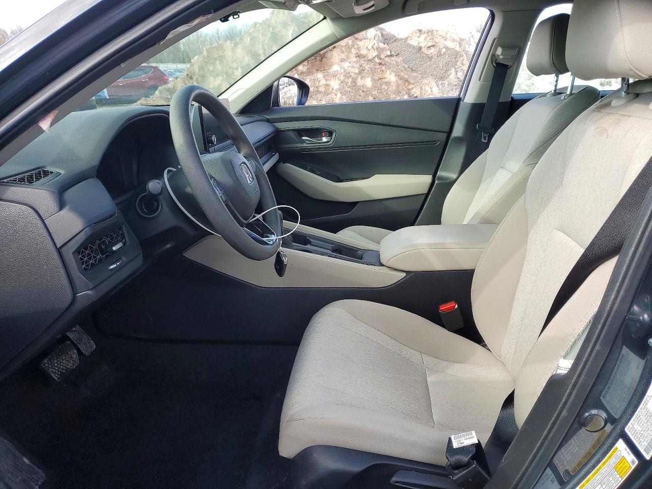 2025 HONDA ACCORD LX photo 19