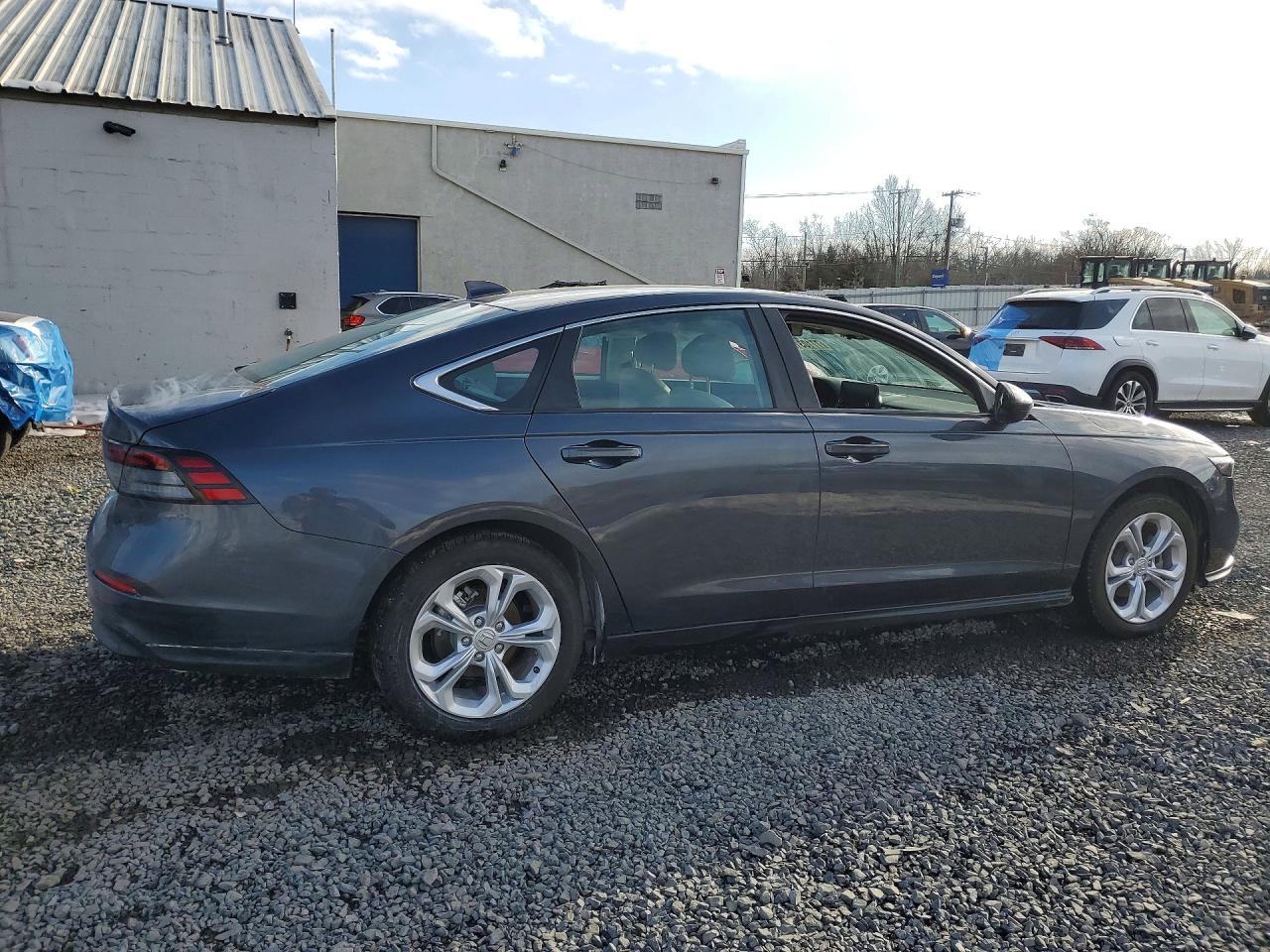 2025 HONDA ACCORD LX photo 7
