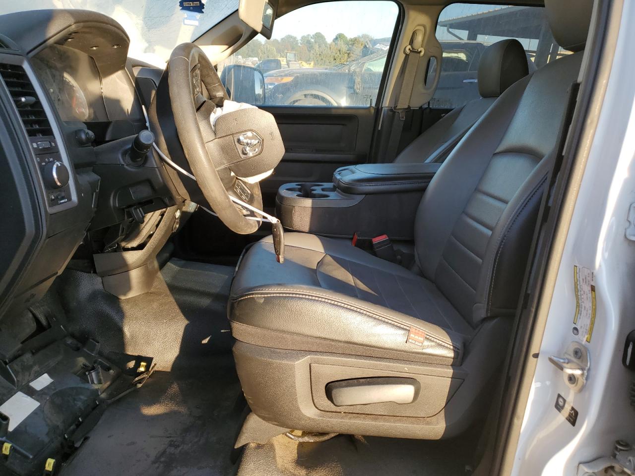 2022 RAM 1500 CLASSIC TRADESMAN photo 19