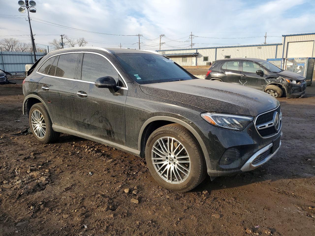 2025 MERCEDES-BENZ GLC 300 4MATIC photo 4