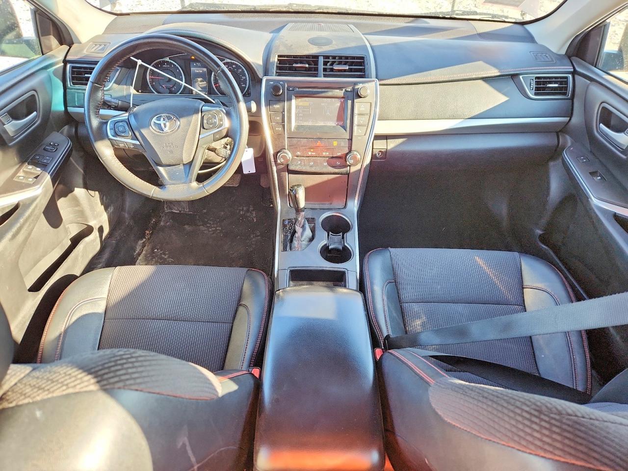 2017 TOYOTA CAMRY SE photo 22