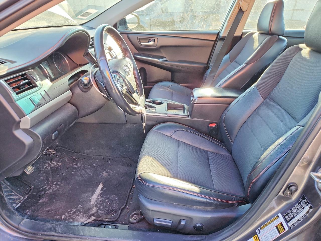 2017 TOYOTA CAMRY SE photo 19