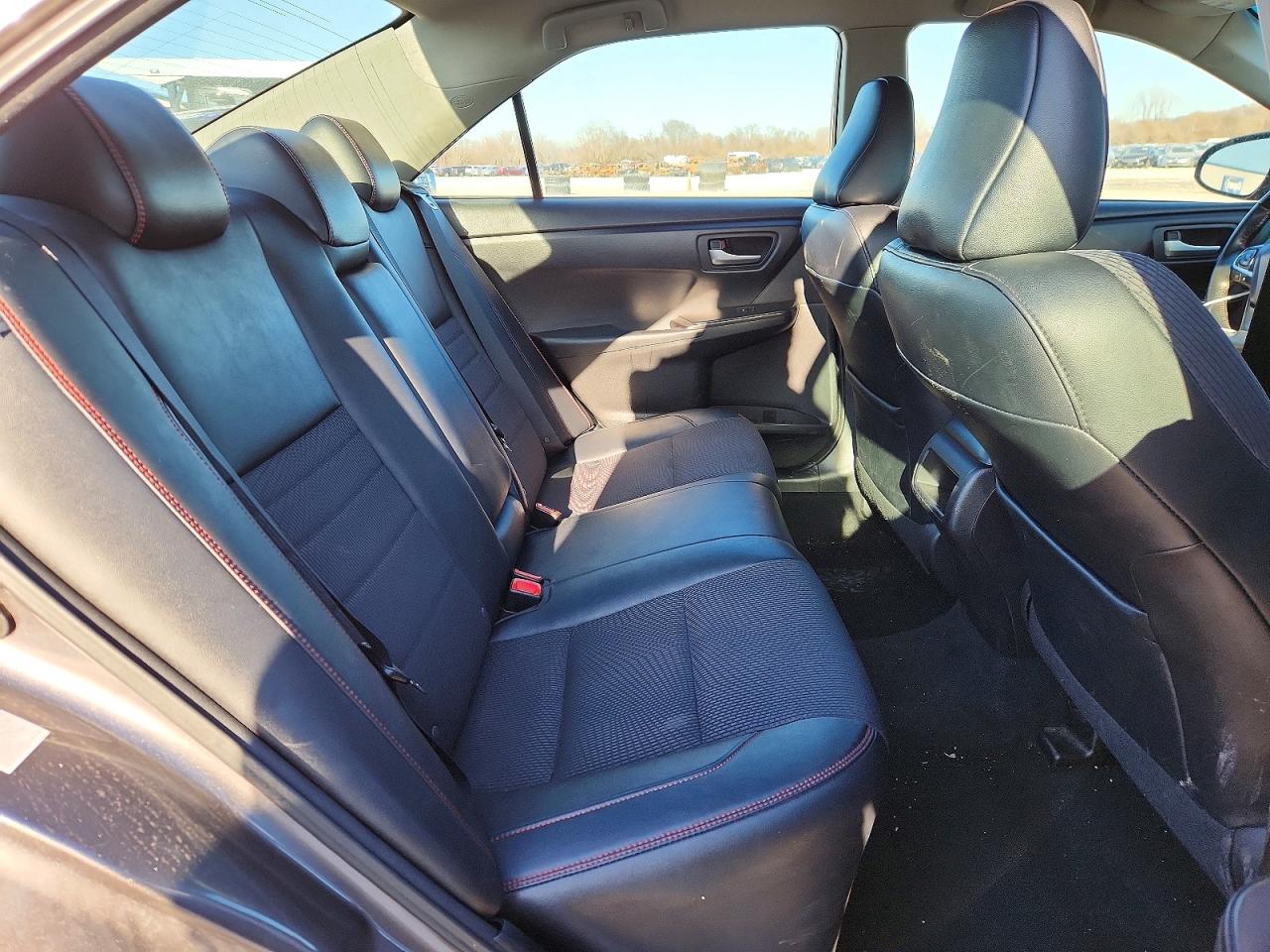 2017 TOYOTA CAMRY SE photo 28