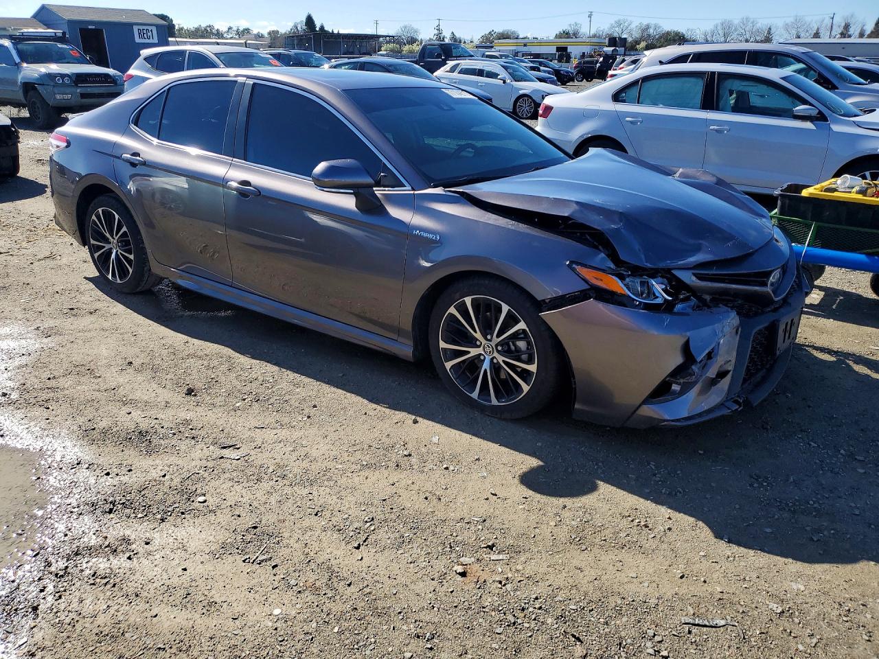 2020 TOYOTA CAMRY SE photo 4