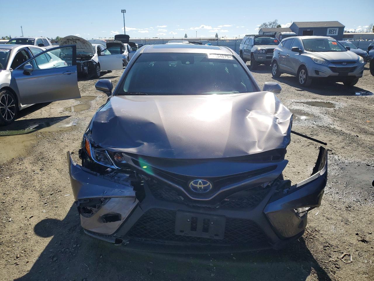 2020 TOYOTA CAMRY SE photo 5