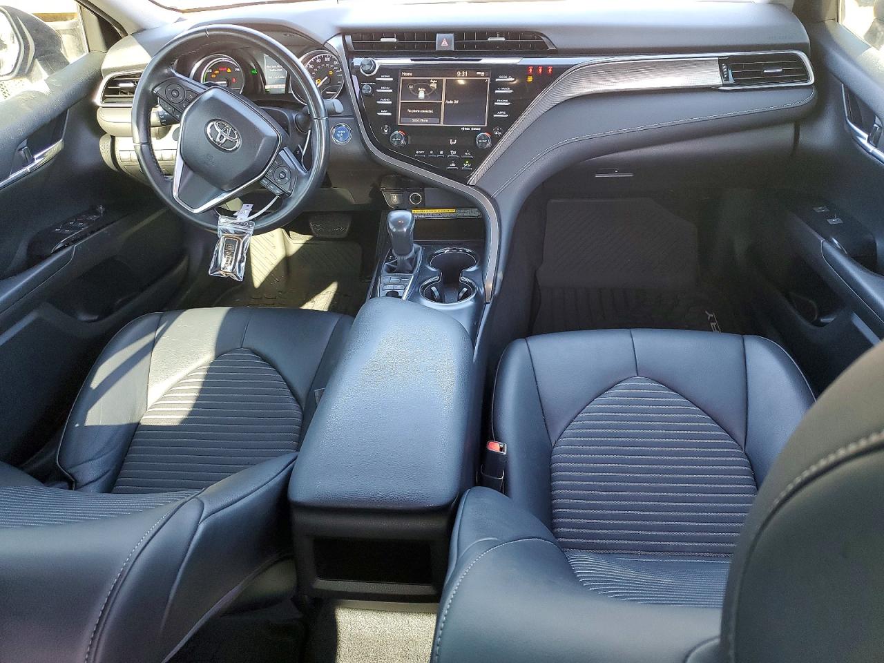 2020 TOYOTA CAMRY SE photo 8