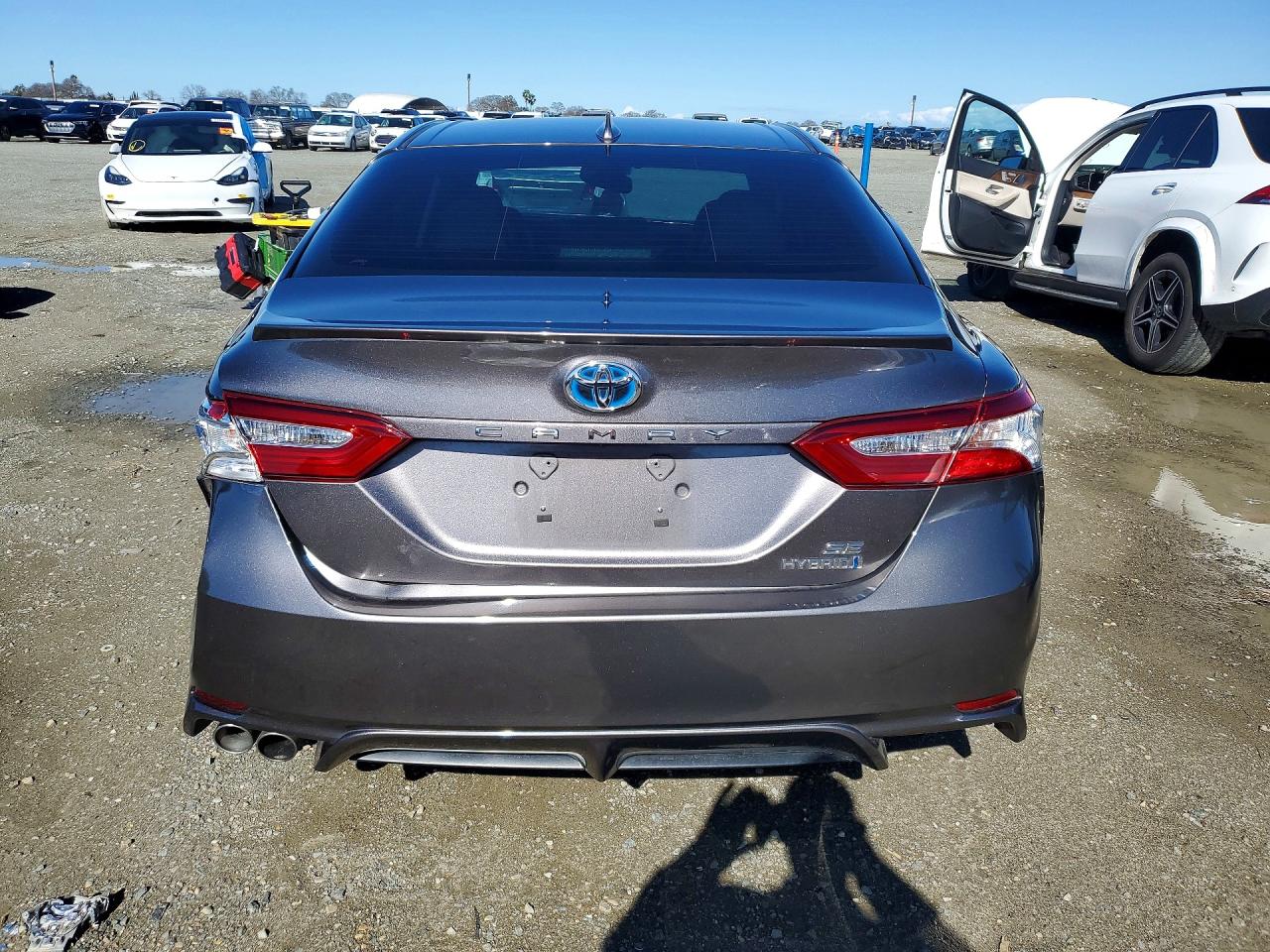 2020 TOYOTA CAMRY SE photo 6