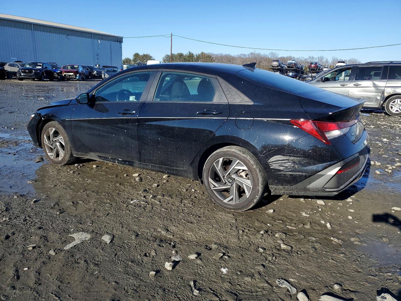 2025 HYUNDAI ELANTRA SEL SPORT photo 2