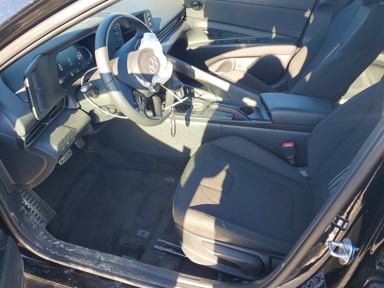 2025 HYUNDAI ELANTRA SEL SPORT photo 7