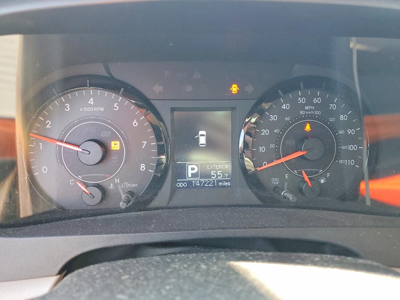 2015 TOYOTA SIENNA LE photo 9