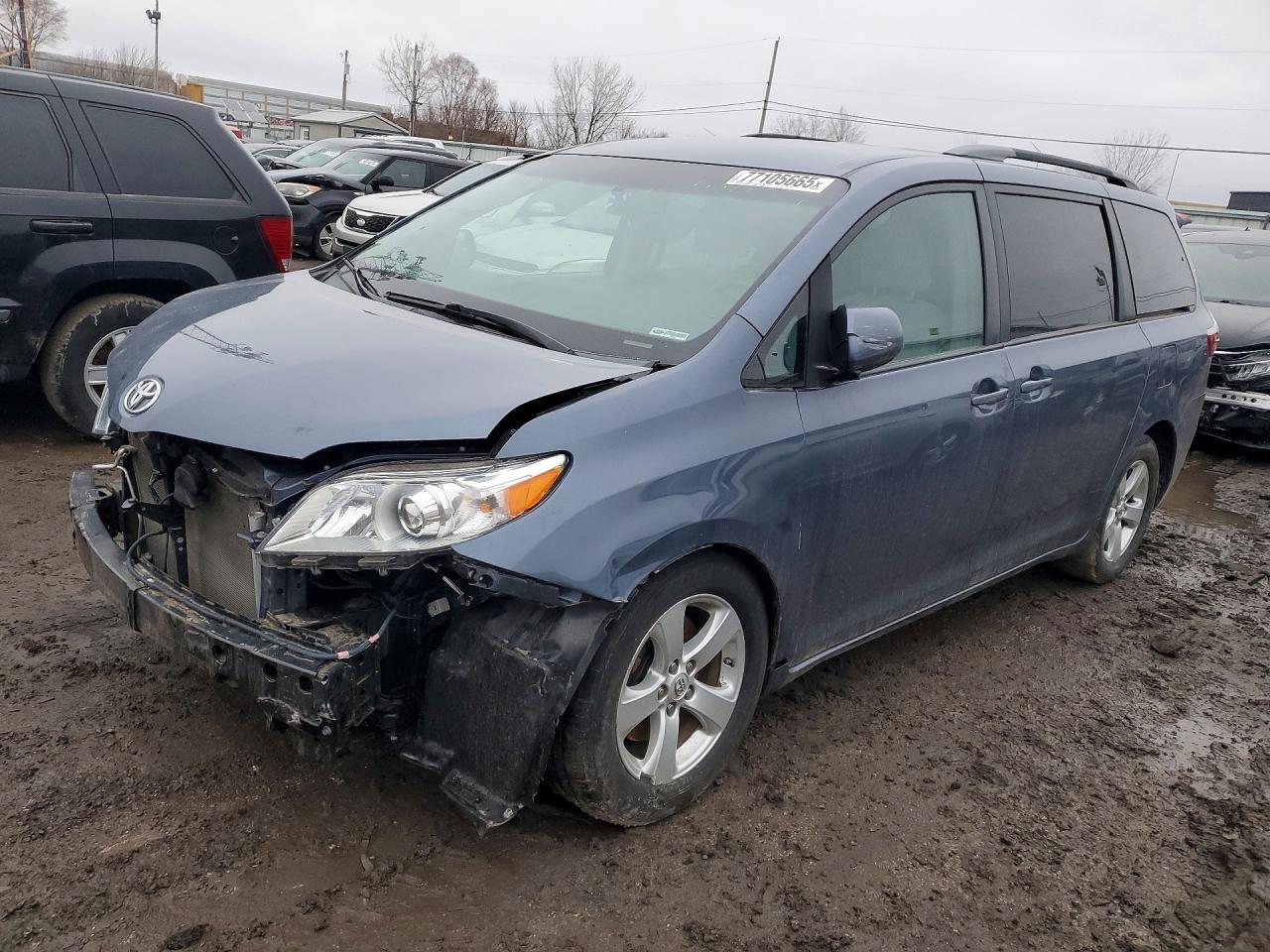 2015 TOYOTA SIENNA