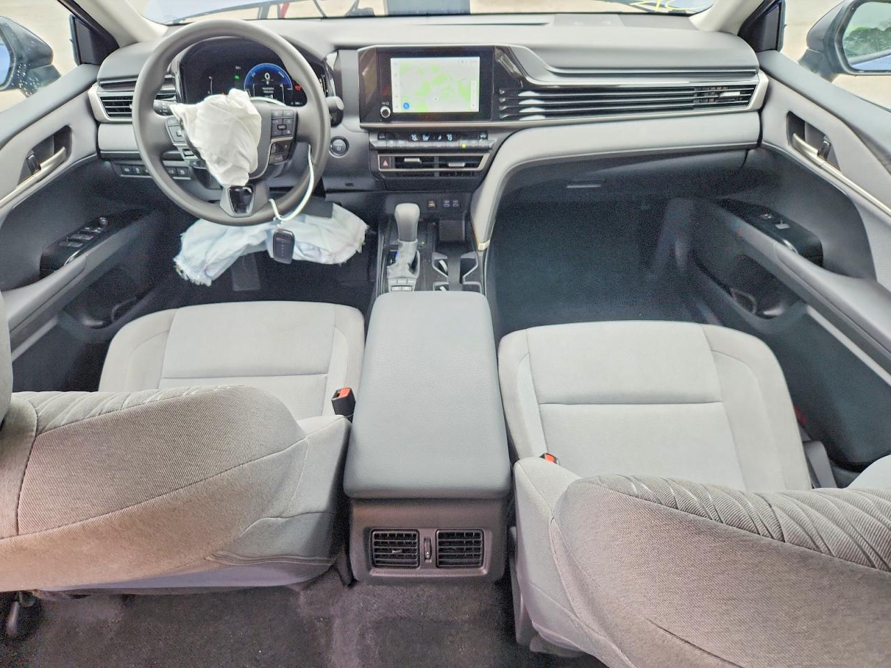 2025 TOYOTA CAMRY LE photo 8