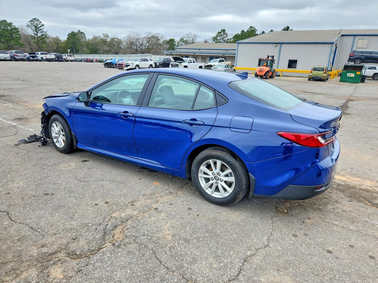 2025 TOYOTA CAMRY LE photo 2