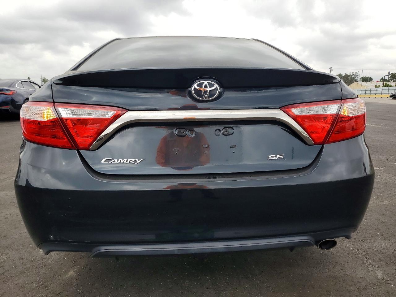 2017 TOYOTA CAMRY LE photo 11