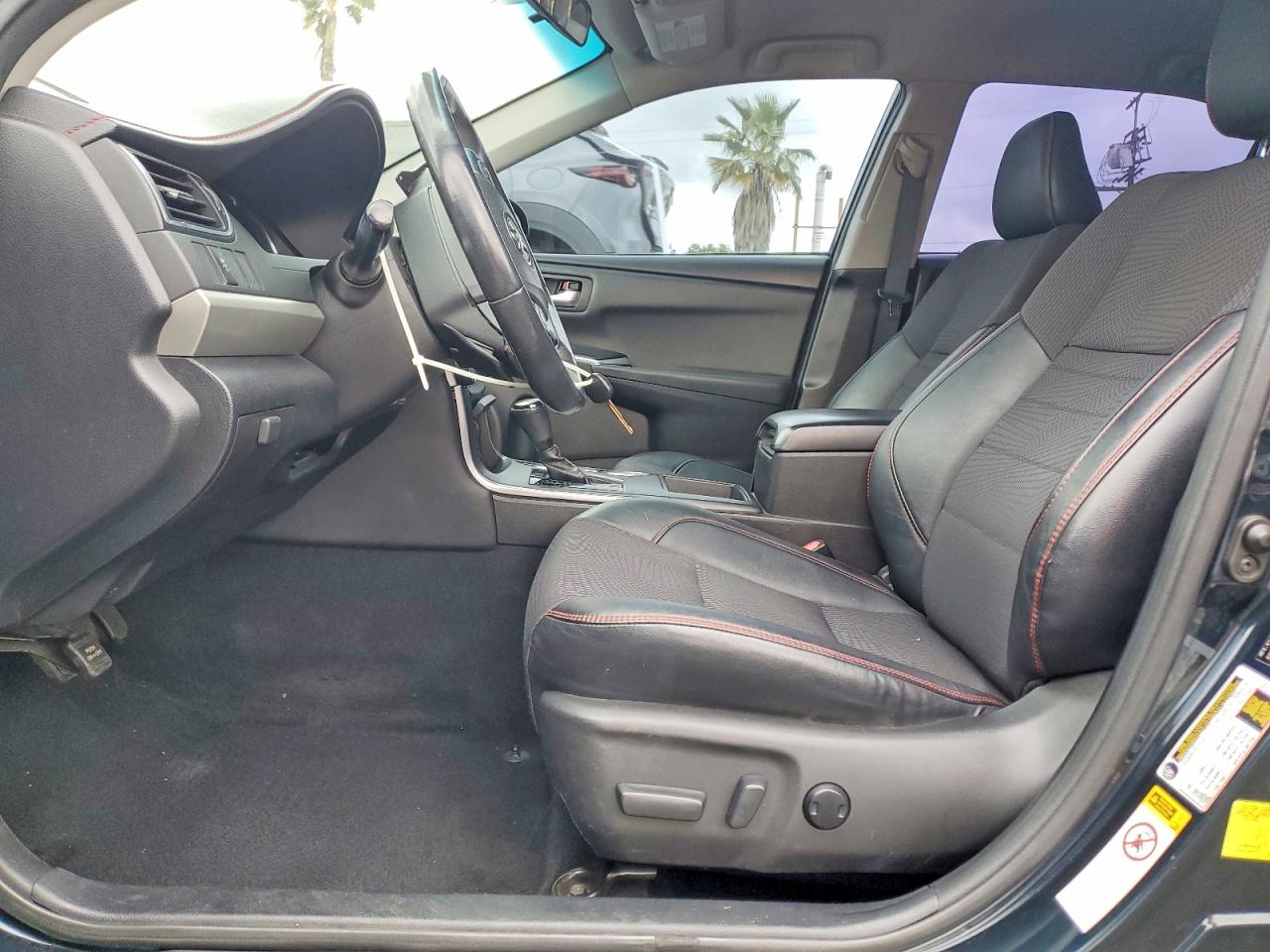 2017 TOYOTA CAMRY LE photo 13
