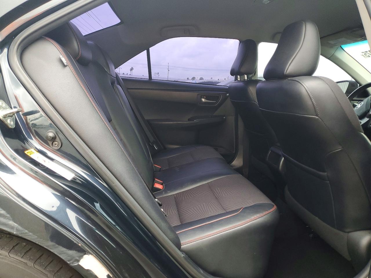 2017 TOYOTA CAMRY LE photo 19