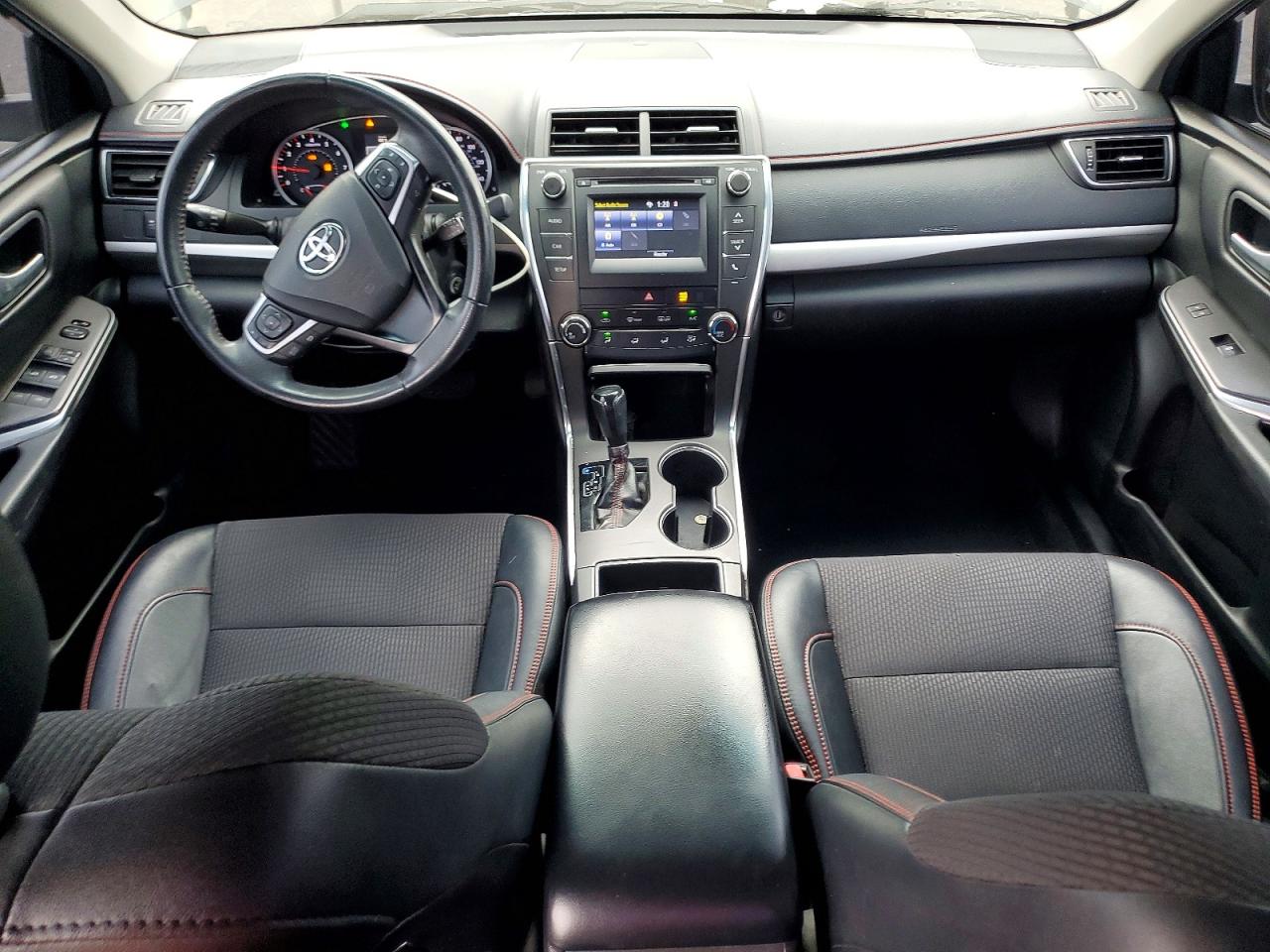 2017 TOYOTA CAMRY LE photo 15