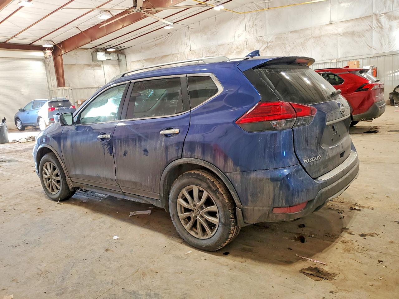 2017 NISSAN ROGUE SV photo 2